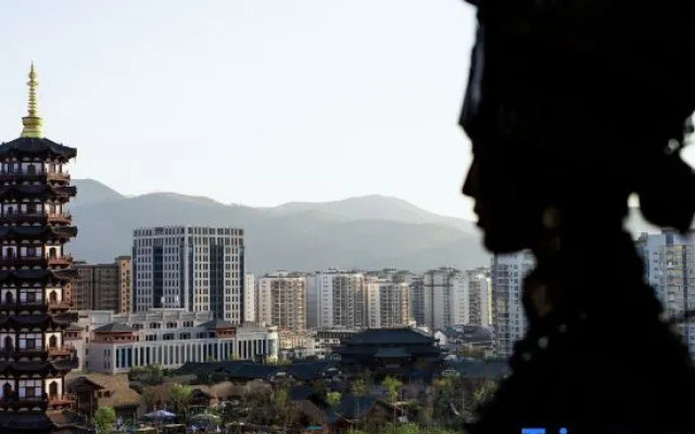 Xichang Guantang Hotel (Qionghai 17 Degrees Tang Garden Branch)