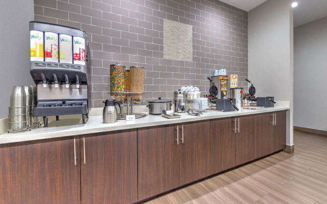 La Quinta Inn & Suites by Wyndham Tyler - University Area