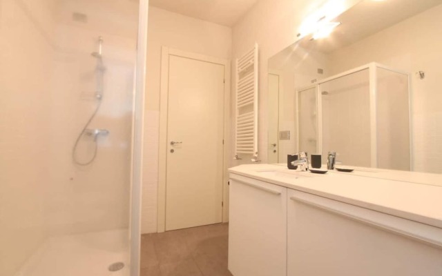 The Green House on the Lake