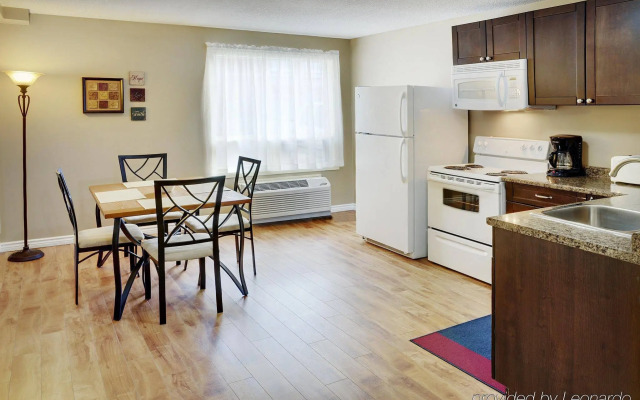 Travelodge by Wyndham Sudbury