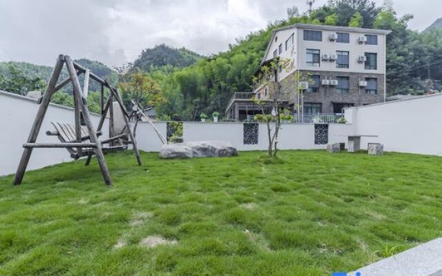 Shanfeng Zhuyun · Creekside Family Hiking Resort (Anji Longwang Mountain Rafting)