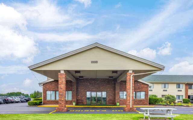 Super 8 by Wyndham Henrietta/Rochester Area