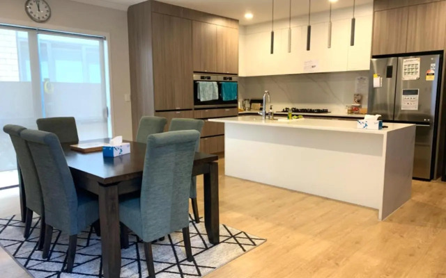 Flat Bush Private Ensuite