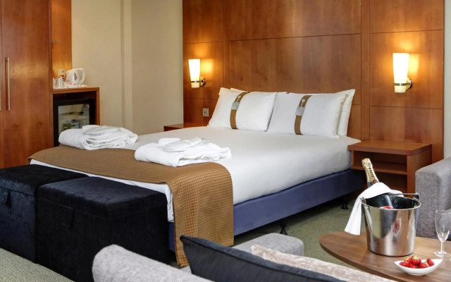 Holiday Inn Basingstoke by IHG