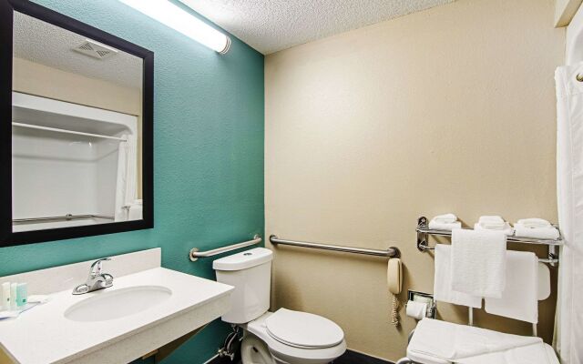 Quality Inn & Suites I-81 Exit 7