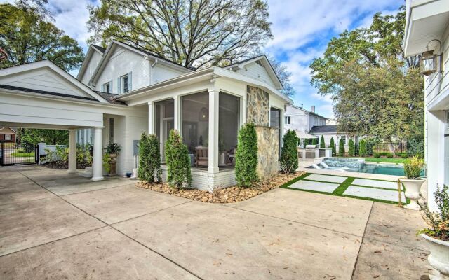 Stunning Charlotte Home: Private Pool!