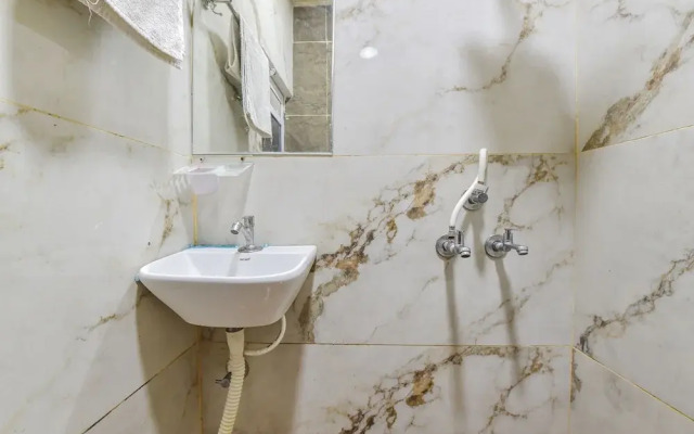Fabexpress Anandam Palace Guest House