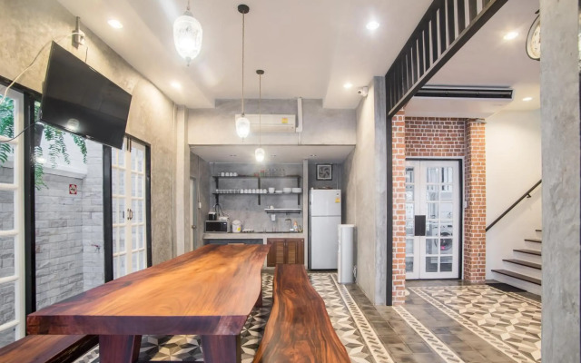 X9Hostel