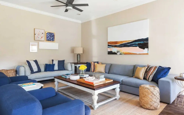 Sleeps 18! Private Pool, Hot Tub, Near Beach Miramar Dream House by Avantstay