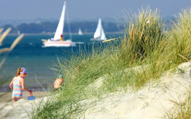 Beach House With Pool in West Wittering