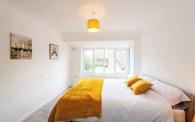 Hillfoot House