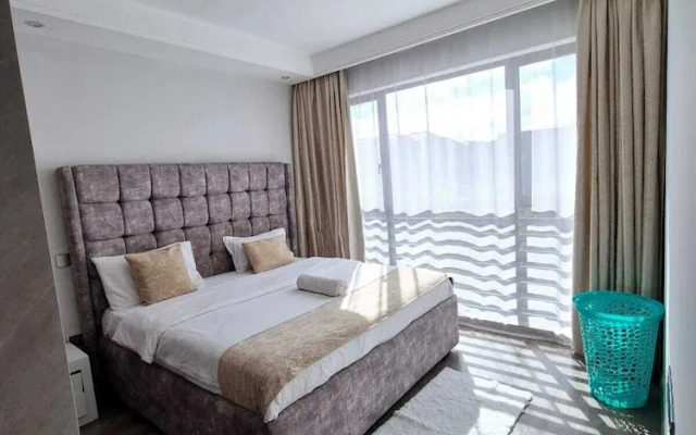 Lux suites 108 Riverside Apartments