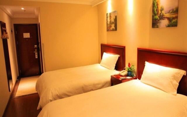 Dongfang Ruiji Business Hotel (Shenyang Station Tiexi Square Subway Station)