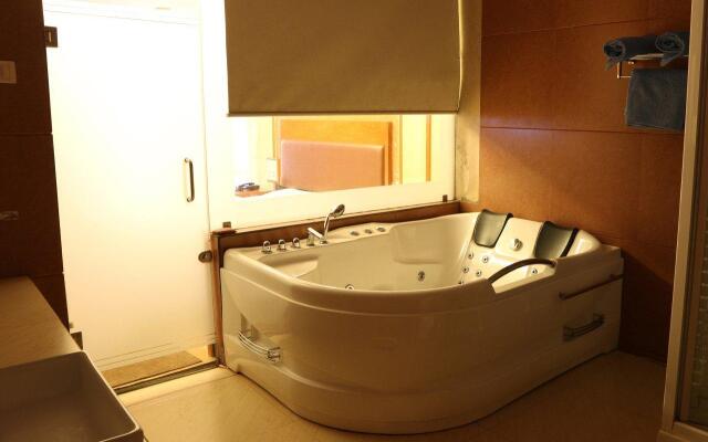 King Garden Hotel