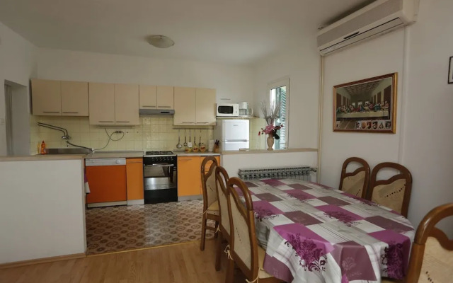 Dina - 3 Bedrooms - A1