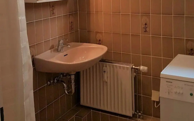 Simplistic Apartment in Suhl near Forest