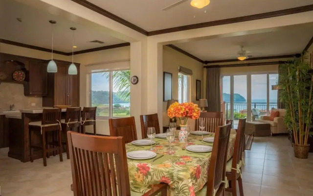Altavista 5A 3 bdr 3 Bath Ocean View