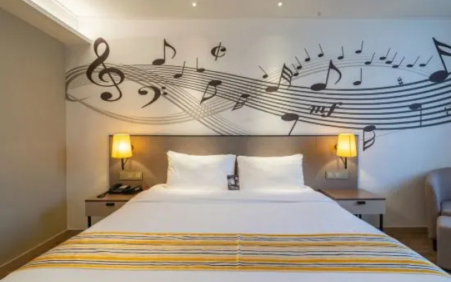Homeinn Plus Hotel (Shanghai Zhangjiang Guanglan Road Subway Station)