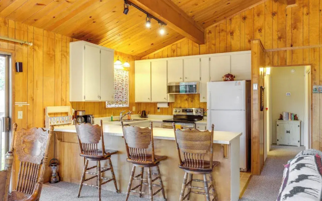 Serene Groveland Cabin Rental Near Yosemite!