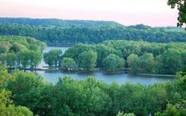 Galena Log Cabin Getaway