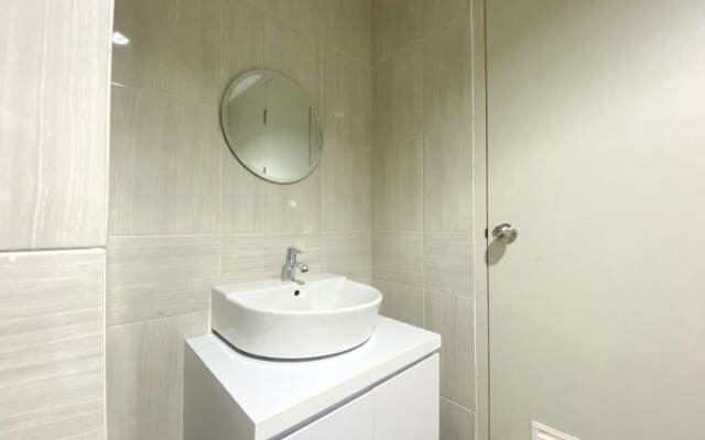 Homey And Elegant Studio Vasanta Innopark Apartment