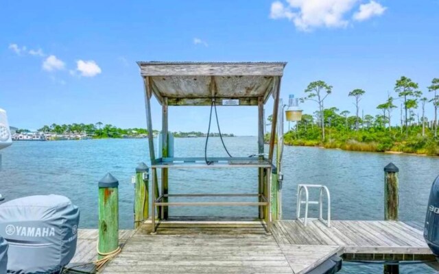 Palm Harbor 322 Mariner Circle by Bender Vacation Rentals