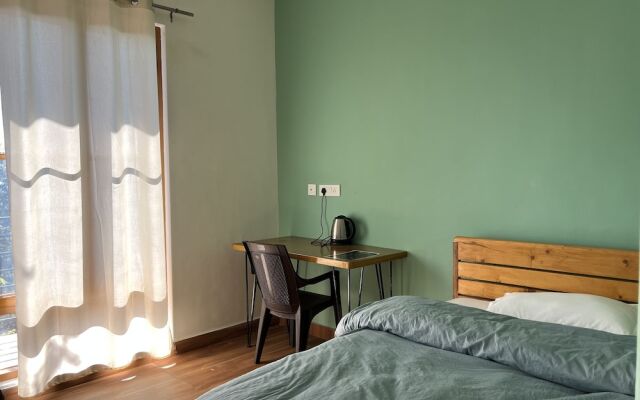 Flyscape Hostel