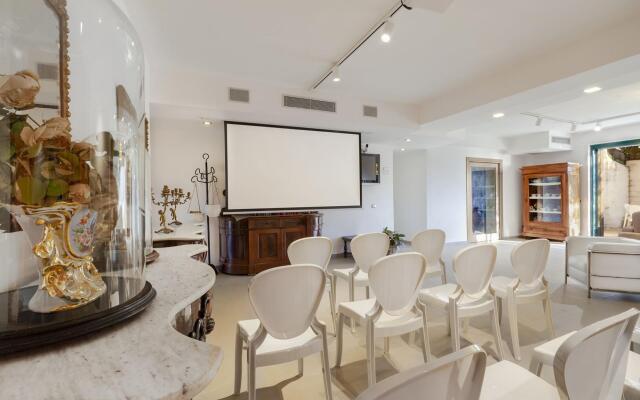 Luxury villa with marvellous terrace overlooking the sea-VILLA LILIANA