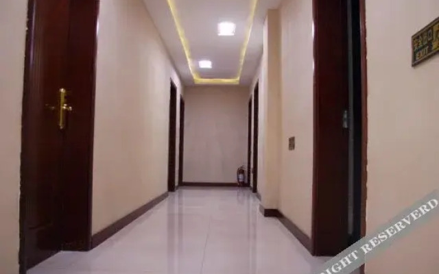 Yinxue Holiday Inn