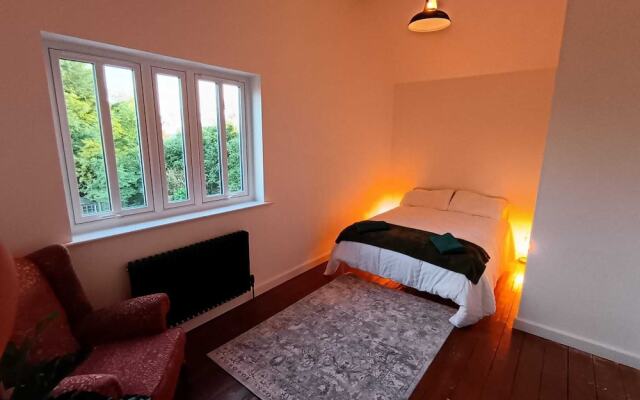 Northampton Oasis - 4 Bedroom House