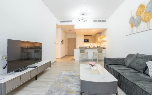 Whitesage - Stylish Retreat in JVC with Designer Swimming Pool