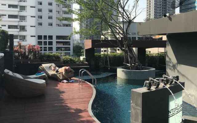 Luxury Condo Sukhumvit 11-13 Asoke Nana Nightlife