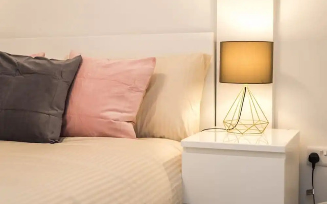 1bed-ground Fl -private Entrance