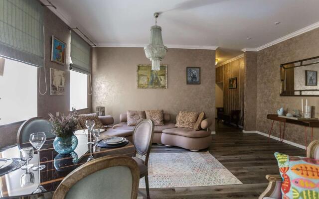 Апартаменты на проспекте Английский 24К