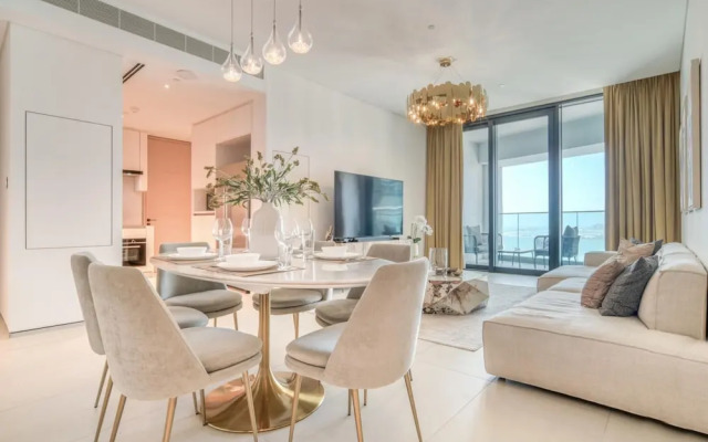 Serene Beachfront Ain Dubai View at Address JBR