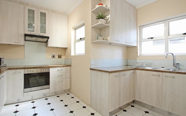 Berkeley Square Apartment