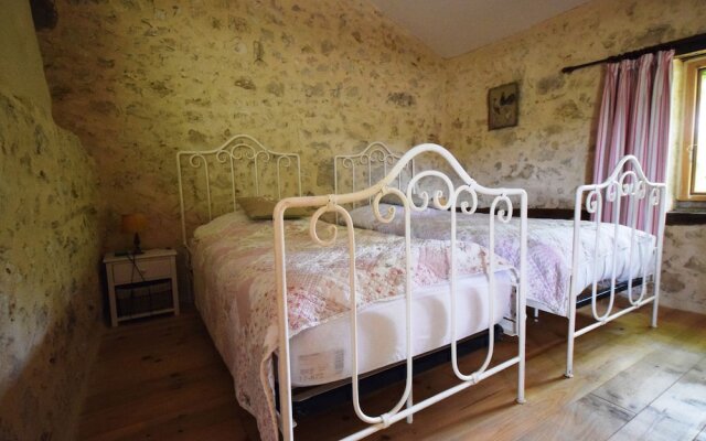 Rustic Castle in Bon-Encontre with Terrace