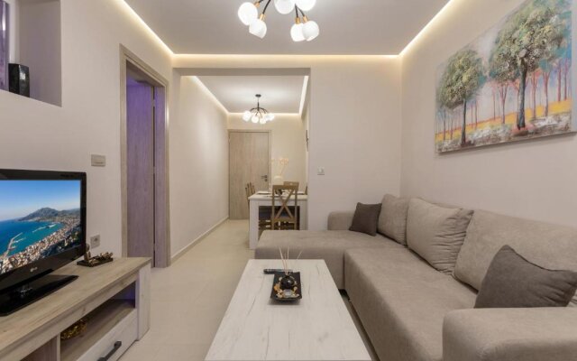Evia's Apartment - New Apartment In Town!