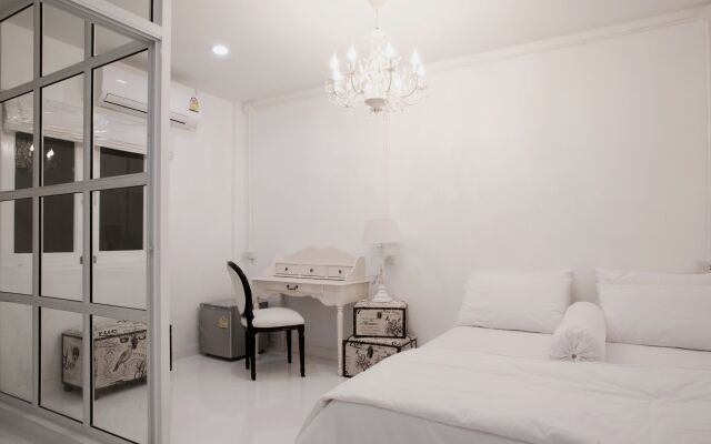 Meroom Hotel
