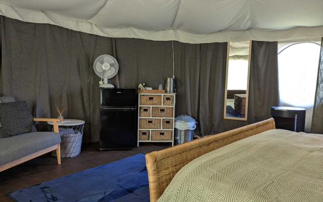 The Little Hide - Adult Only Camping Pods