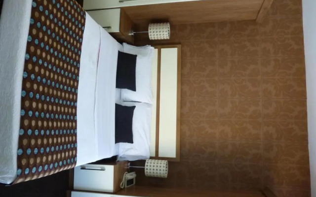 White Lady Hotel