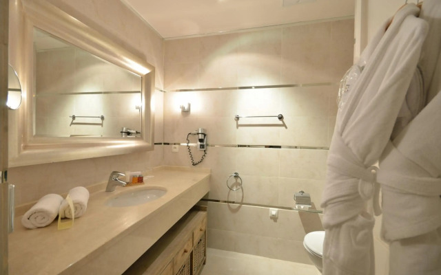 Hotel Renoir
