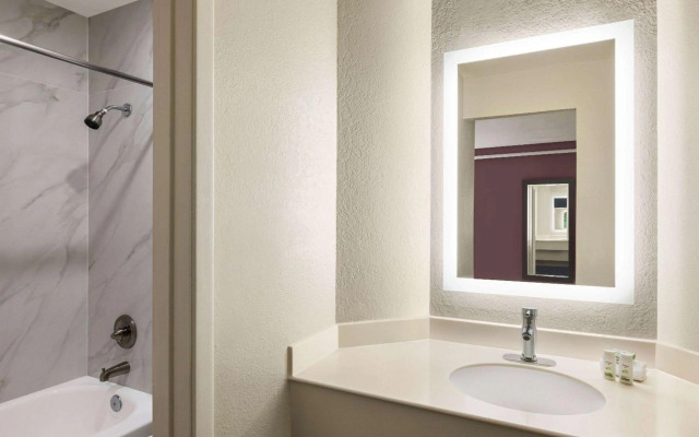 Holiday Inn Jeddah Gateway by IHG