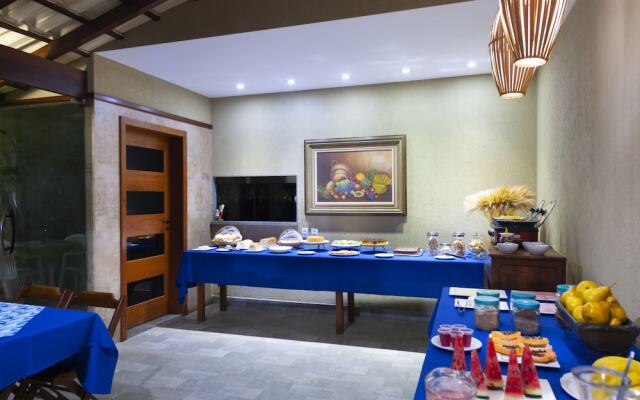 Coqueiros Praia Hotel - Balneário de Iriri