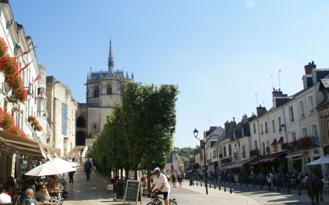 Holiday Home in Amboise With Terrace, Private Garden, BBQ