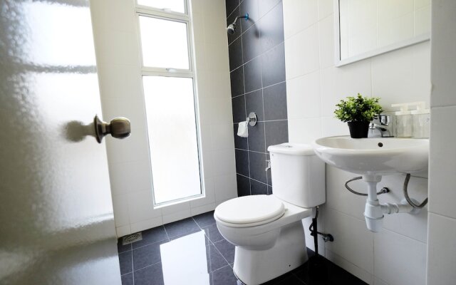 Play Residence at Golden Hills