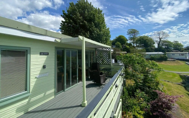 Snowdonia 1-bed Chalet, Sleeps 2, Stunning Views