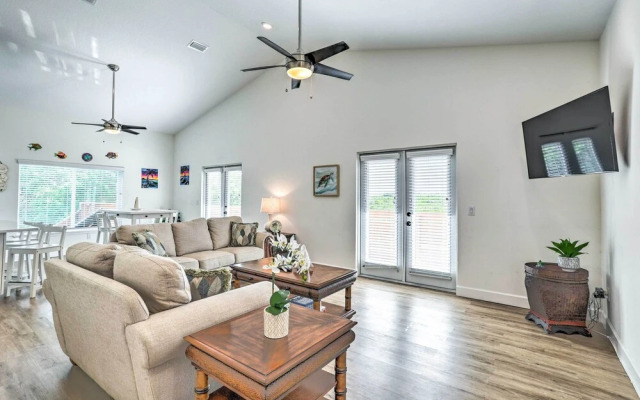 Family-friendly Tampa Home < 3 Mi to Ocean!