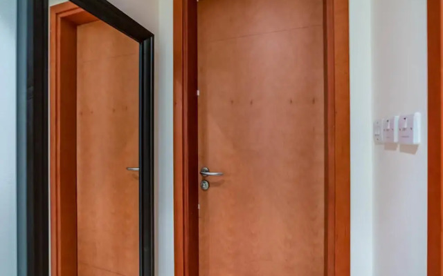 Luxe 1BD Sleeps 4 Parking Pool Gym