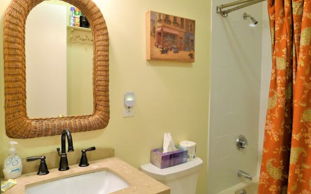 87 Chilton - 2 Bedroom Condo